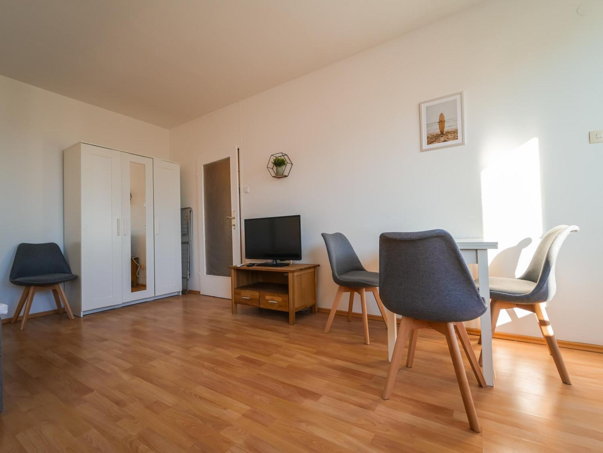 Spacious Apartments With View & Free Parking Vídeňské Nové Město Exteriér fotografie