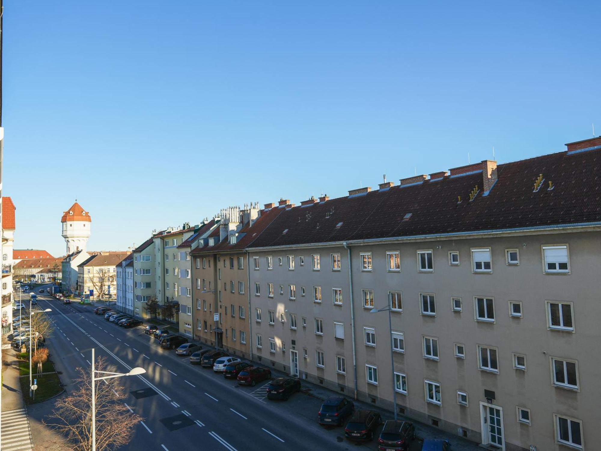 Spacious Apartments With View & Free Parking Vídeňské Nové Město Exteriér fotografie