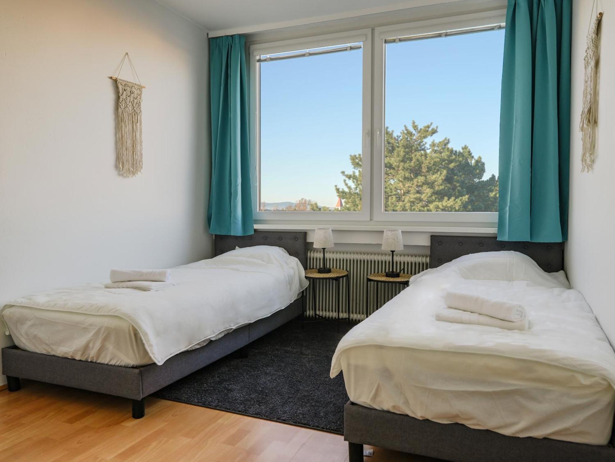 Spacious Apartments With View & Free Parking Vídeňské Nové Město Exteriér fotografie