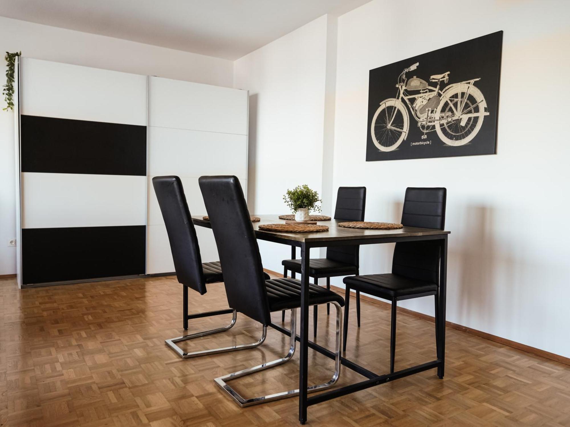 Spacious Apartments With View & Free Parking Vídeňské Nové Město Exteriér fotografie