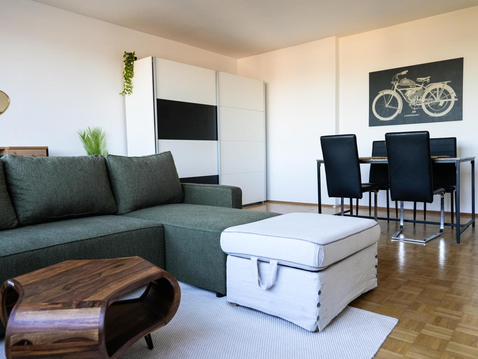 Spacious Apartments With View & Free Parking Vídeňské Nové Město Exteriér fotografie